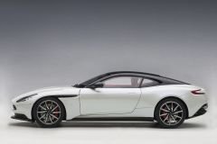 1:18 Aston Martin DB11 Morning Frost White 70266 - Autoart