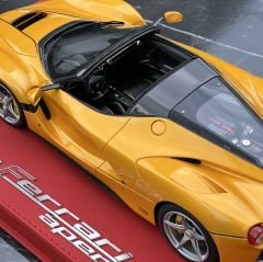 1:18 Ferrari LaFerrari Aperta Giallo Trsitrato 2016 - BBR DeLuxe