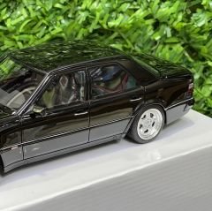 1:18 Mercedes-Benz 500E 6.5 Brabus Black 1994 - Otto Mobile