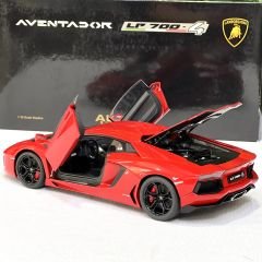 1:18 Lamborghini Aventador LP700-4 Red Met 2011 - Autoart
