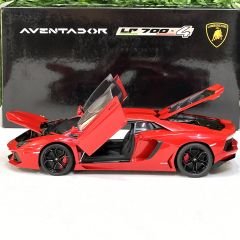 1:18 Lamborghini Aventador LP700-4 Red Met 2011 - Autoart