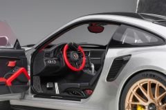 1:18 Porsche 911 991.2 GT2 RS Weissach Package Silver - Autoart