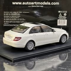 1:18 Mercedes-Benz C Class Elegance W204 White - Autoart