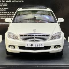 1:18 Mercedes-Benz C Class Elegance W204 White - Autoart