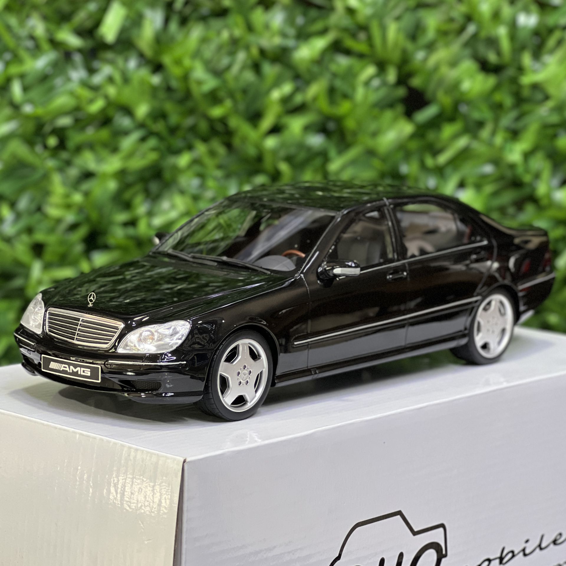 1:18 Mercedes-Benz S55 AMG W220 Black 2000 - Otto Mobile