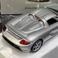 1:18 Porsche Carrera GT Silver - Minichamps Dealer High End