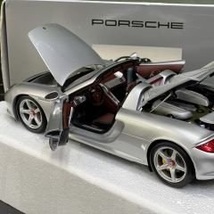 1:18 Porsche Carrera GT Silver - Minichamps Dealer High End