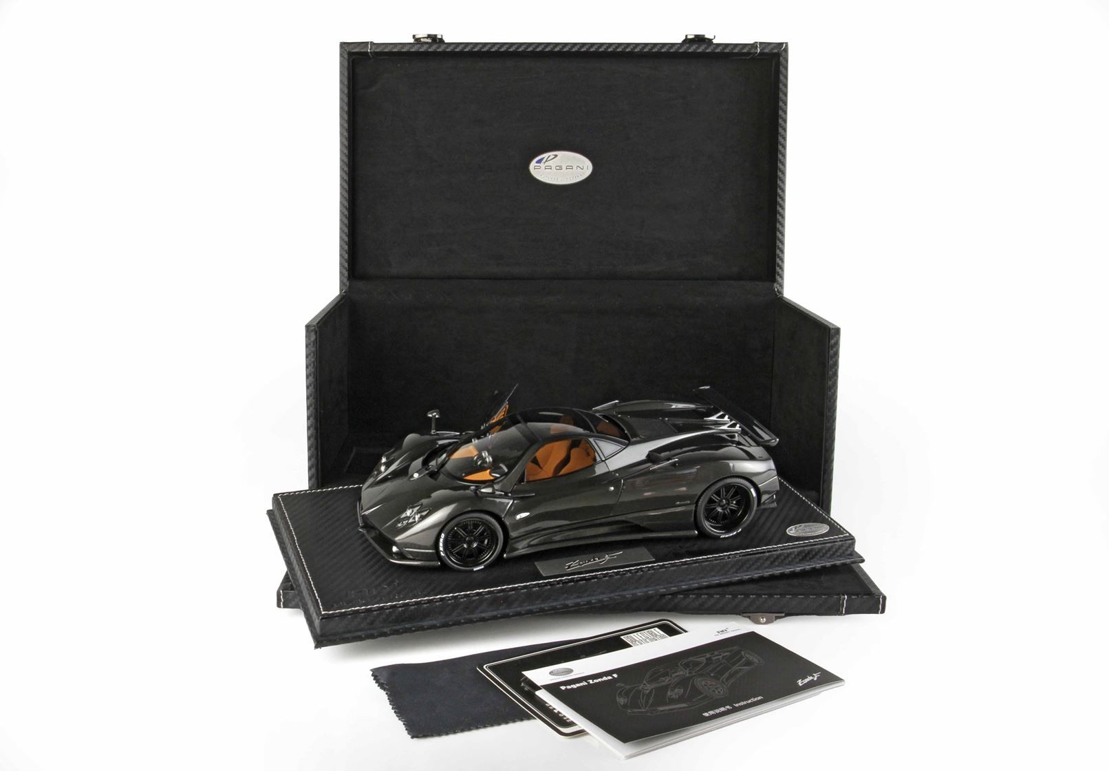 1:18 Pagani Zonda F Gloss Carbon Black Çantalı 100 pc-Almost+BBR