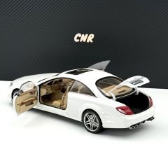 1:18 Mercedes-Benz CL63 AMG White 76167 - Autoart