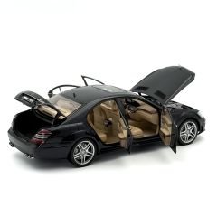 1:18 Mercedes-Benz S63 AMG W221 Black 76242 - Autoart