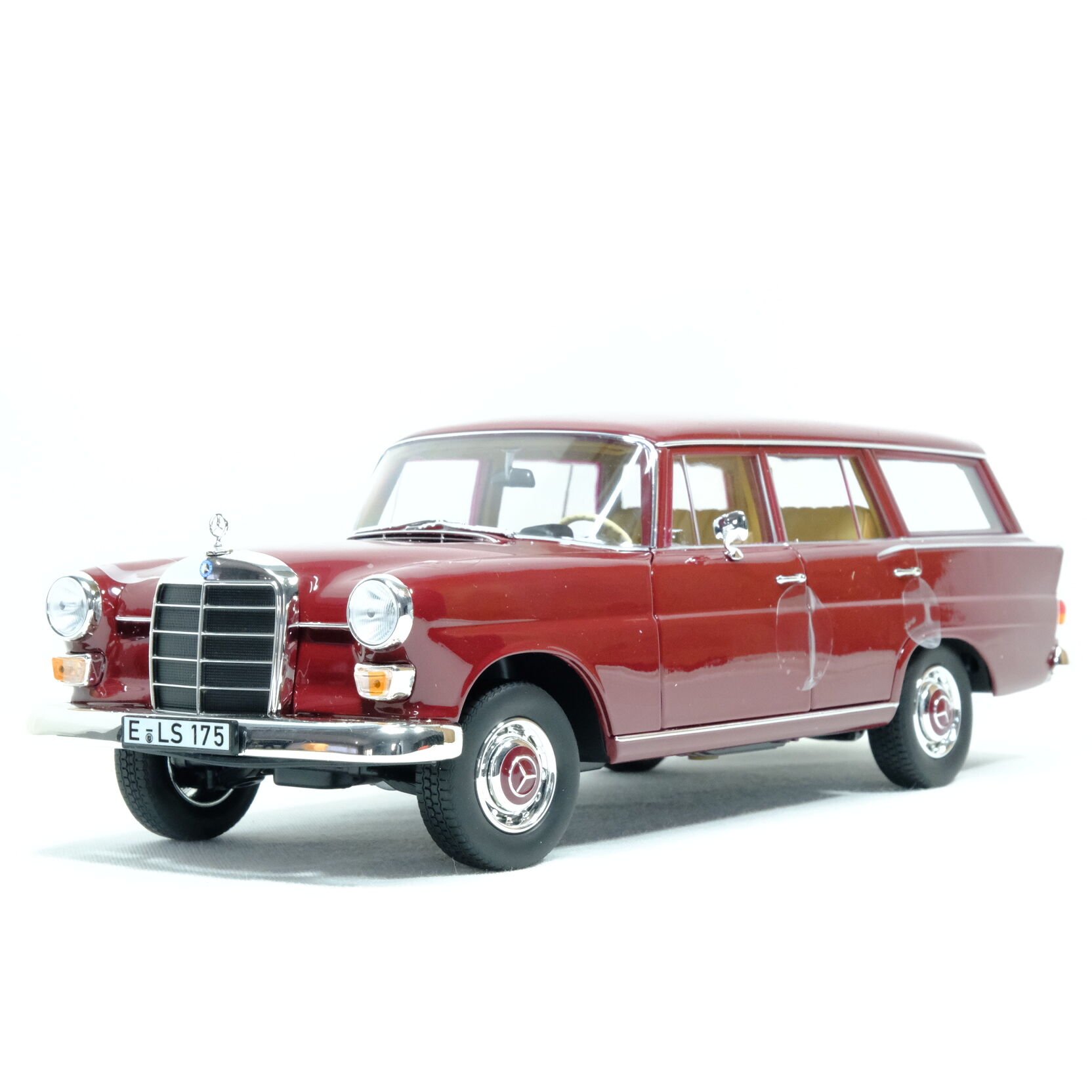 1:18 Mercedes-Benz 200 Universal W110 Kırlangıç Kasa - Norev / 1966