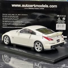 1:18 Nissan Fairlady 380RS Nismo Pearl White 2007 -Autoart