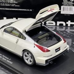 1:18 Nissan Fairlady 380RS Nismo Pearl White 2007 -Autoart