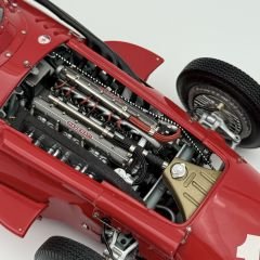 1:18 Maserati 250F Juan Manuel Fangio World Champion 1957 - CMC