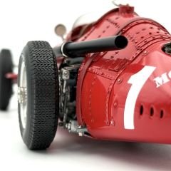 1:18 Maserati 250F Juan Manuel Fangio World Champion 1957 - CMC