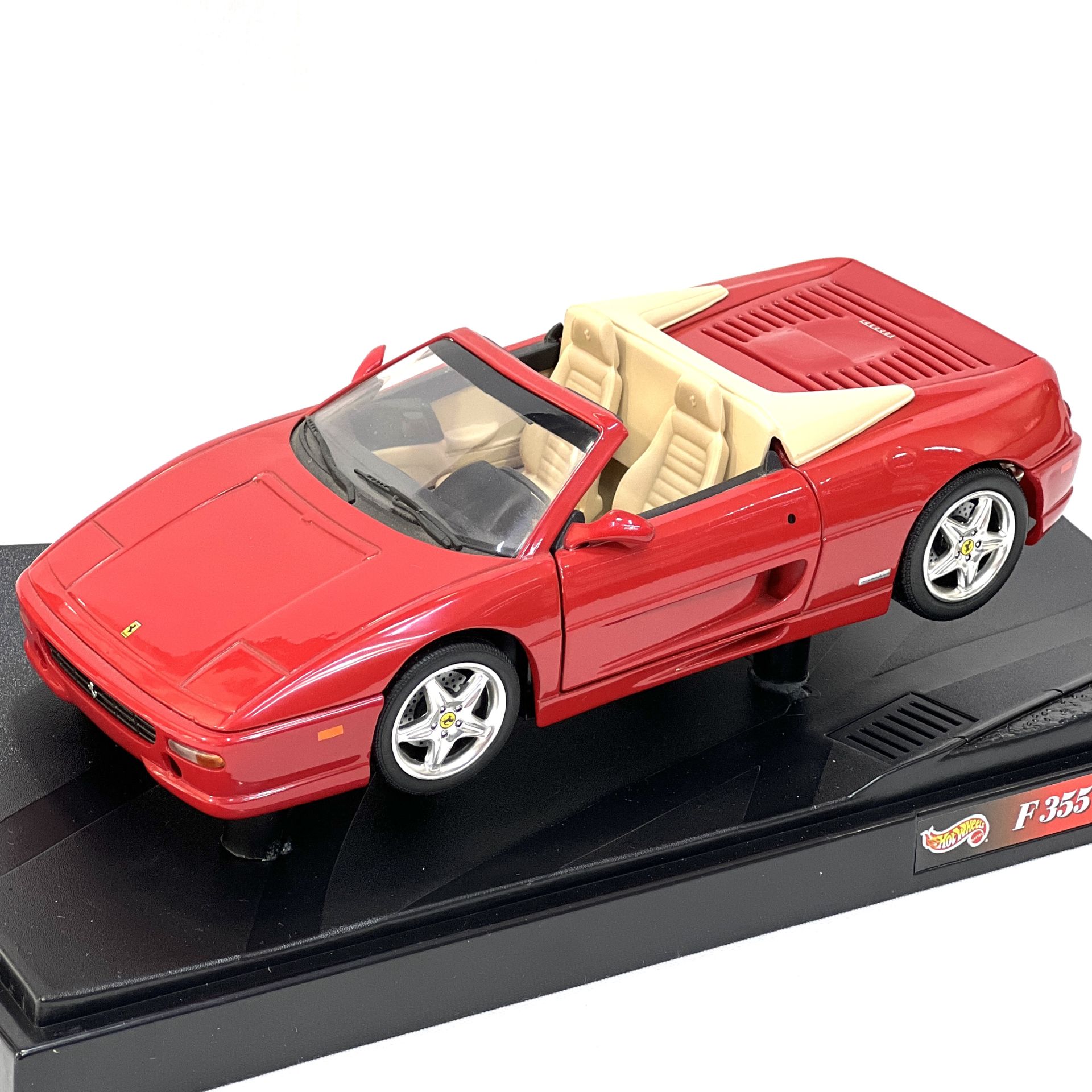 1:18 Ferrari F355 Spider 1994 Kırmızı - Hot Wheels