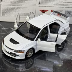 1:18 Mitsubishi Lancer Evo 9 GSR White 2005 - Super A