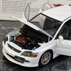 1:18 Mitsubishi Lancer Evo 9 GSR White 2005 - Super A