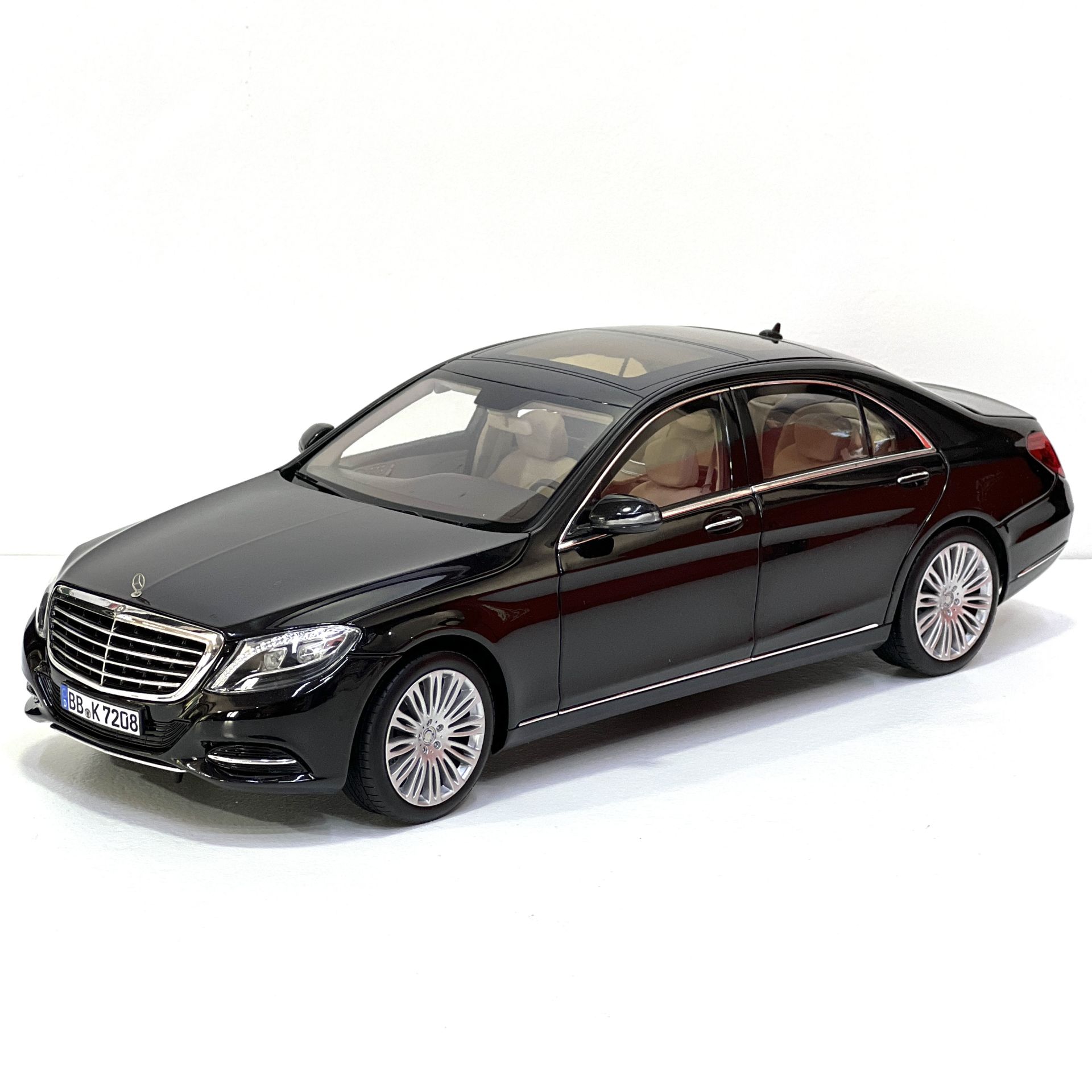 1:18 Mercedes-Benz S Class S320 W222 Black 2013 - Norev HQ