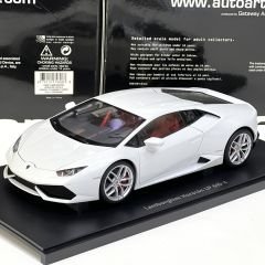 1:18 Lamborghini Huracan LP610-4 White 2014- Autoart