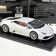 1:18 Lamborghini Huracan LP610-4 White 2014- Autoart