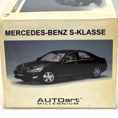 1:18 Mercedes-Benz S Class S500 W221 Black 2005 - Autoart