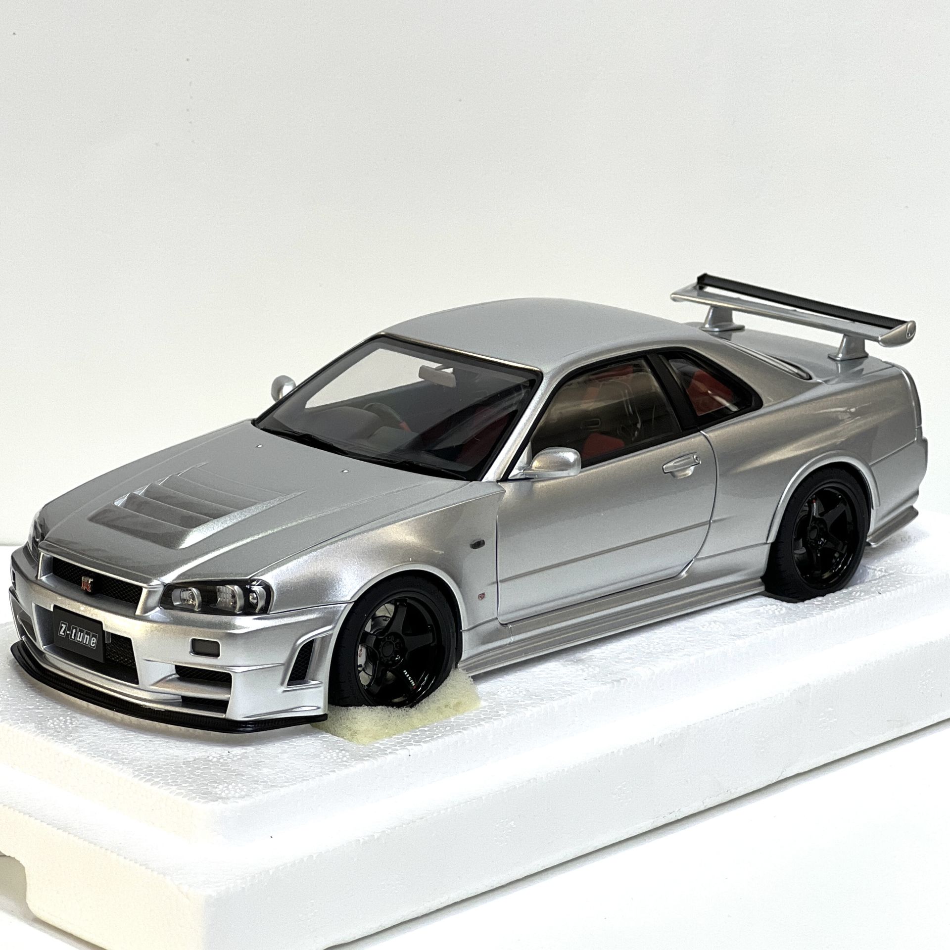 1:18 Nissan Skyline GT-R R34 Z Tune 2002 Silver - Autoart