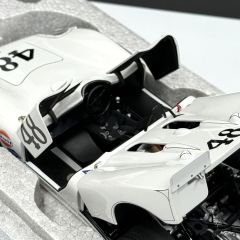 1:18 Porsche 908/02 No:48 Sebring 1970 Steve McQueen 87072 - Autoart
