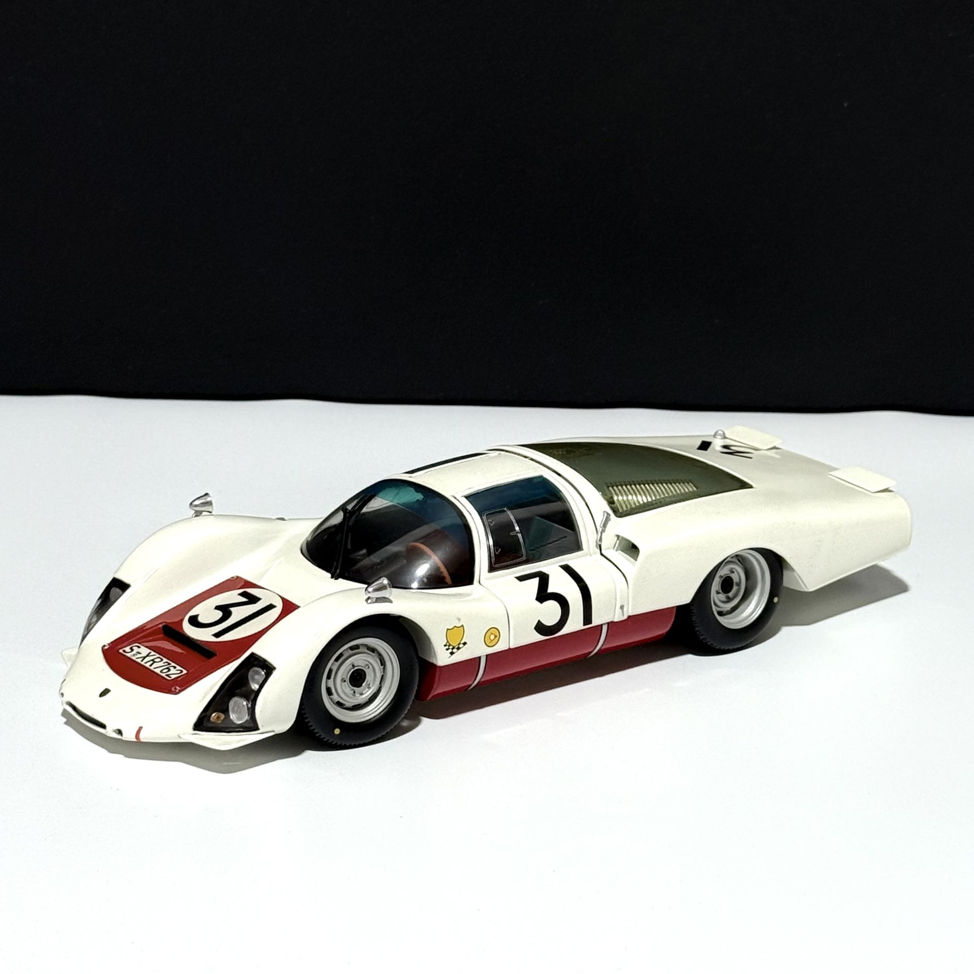 1:18 Porsche 906 LH 24H Le Mans 1966 Hermann - Minichamps