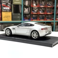 1:18 Aston Martin V8 Vantage Titanium Silver 70201 - Autoart