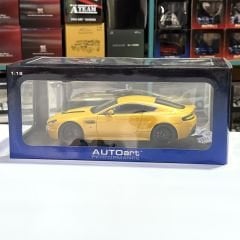 1:18 Aston Martin V12 Vantage S 2015 Yellow Tang 70252- Autoart