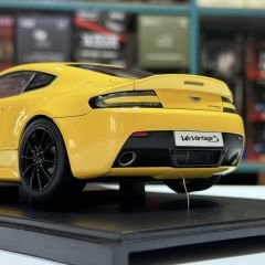1:18 Aston Martin V12 Vantage S 2015 Yellow Tang 70252- Autoart