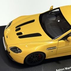 1:18 Aston Martin V12 Vantage S 2015 Yellow Tang 70252- Autoart