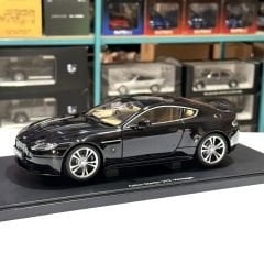 1:18 Aston Martin V12 Vantage 2010 Black 70207- Autoart