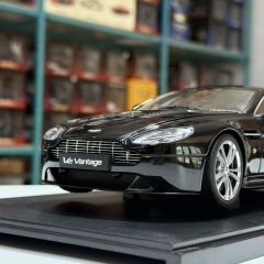 1:18 Aston Martin V12 Vantage 2010 Black 70207- Autoart