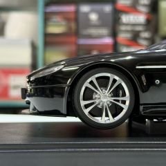 1:18 Aston Martin V12 Vantage 2010 Black 70207- Autoart