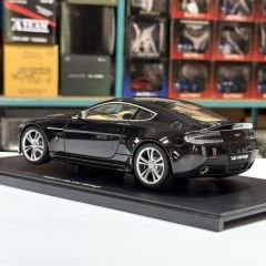 1:18 Aston Martin V12 Vantage 2010 Black 70207- Autoart