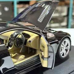 1:18 Aston Martin V12 Vantage 2010 Black 70207- Autoart