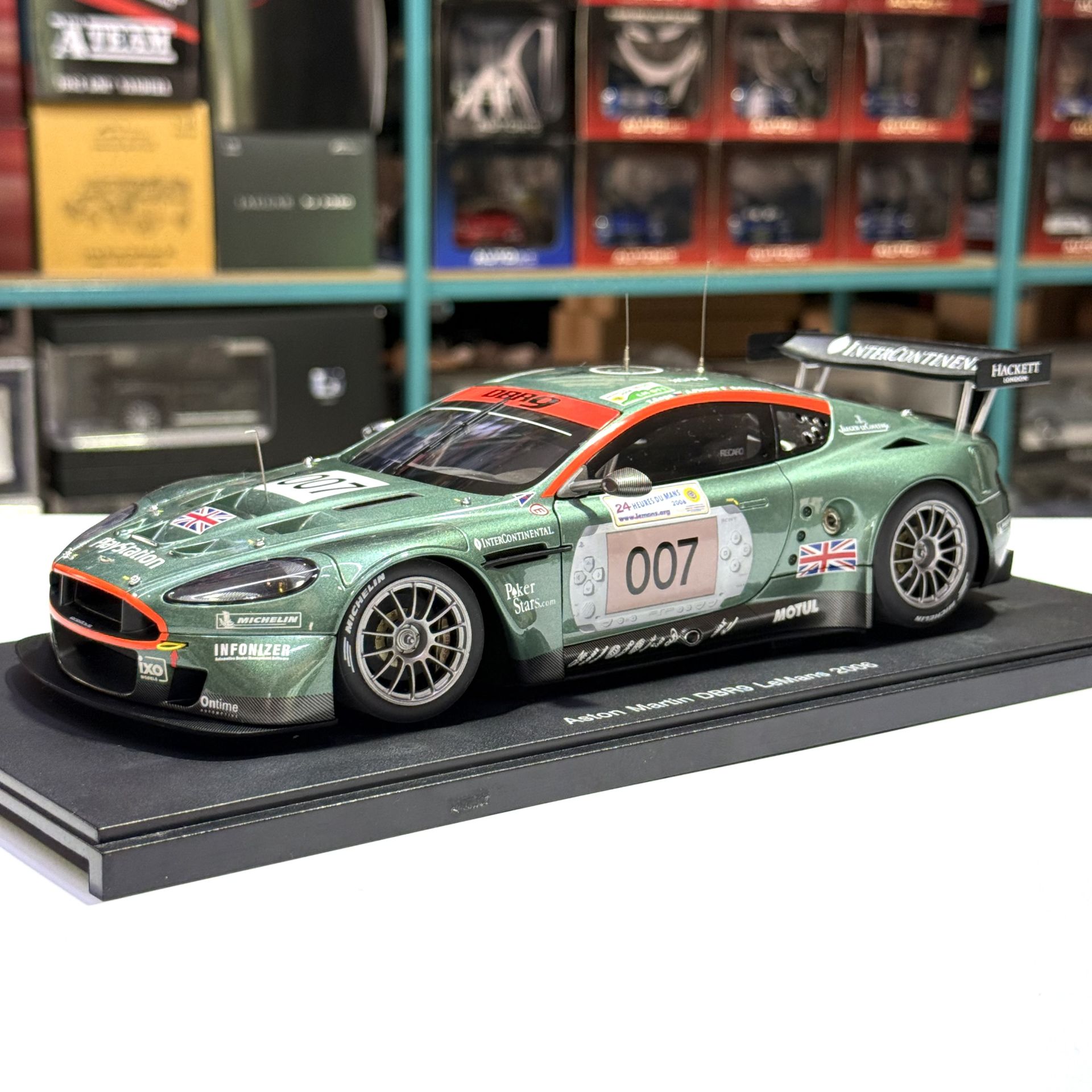 1:18 Aston Martin DBR9 Le Mans 2005 #59 Brabham 80507 - Autoart