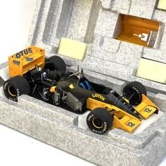 1:18 Lotus 99T N:12 Japan GP Ayrton Senna - Autoart Signature