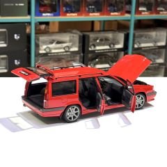 1:18 Volvo 850R Estate 1996 Red 79507 - Autoart