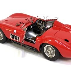 1:18 Maserati 300S Rennsportwagen 1956 Red - CMC