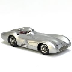 1:18 Mercedes-Benz W196R Streamliner Body 1954/1955 Silver -CMC