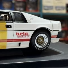 1:18 Lotus Esprit Turbo 1982 RHD White 70062 - Autoart