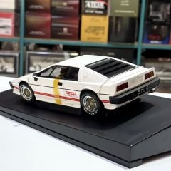 1:18 Lotus Esprit Turbo 1982 RHD White 70062 - Autoart