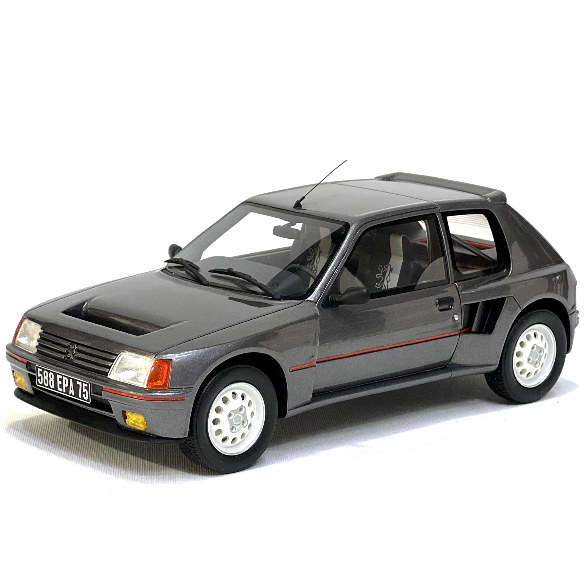 1:18 Peugeot 205 Turbo 16 Serie 200 Winchester Grey 1984 - OTTO