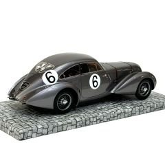 1:18 Bentley Embiricos 4.3L Corniche Le Mans 1949 -Minichamps First Class