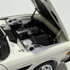 1:18 BMW 3.0 CSI E9 White 1972 - Autoart Millennium