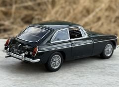 1:18 MGB GT Coupe MK2 1969 Racing Green - Autoart