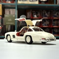 1:18 Mercedes-Benz 300SL W198 White 1954 - Minichamps